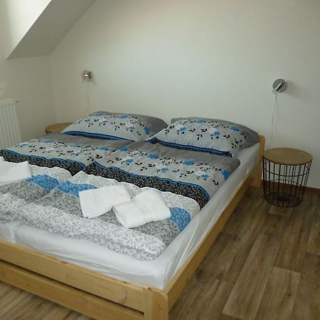 Apartman Relax-Chatka A Apartman Mikulov Ngoại thất bức ảnh